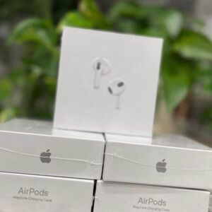 Apple AirPods with MagSafe Case - White